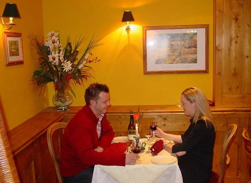 The Mariner, Westport Hotel