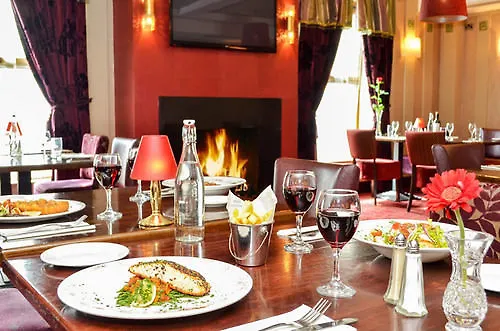 The Mariner, Westport Hotel