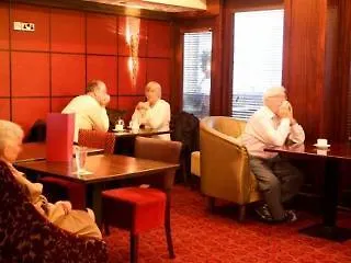 The Mariner, Westport Hotel
